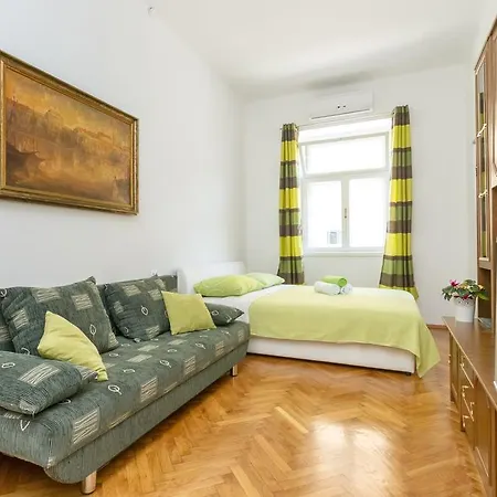 Jardin 3* Split